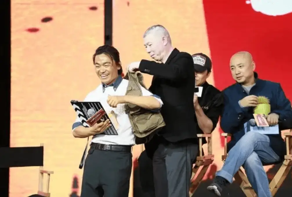 助徐峥成为最卖座导演的王宝强，他的清醒，打了多少明星的脸？