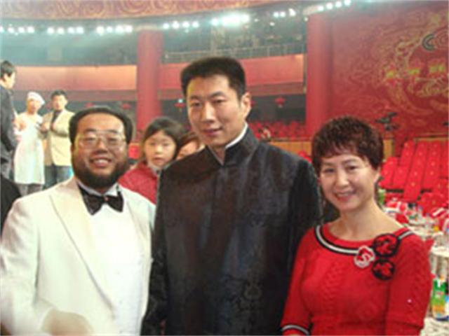 失控的德州教育培训老板：曾入狱4年，前妻称其完美主义者