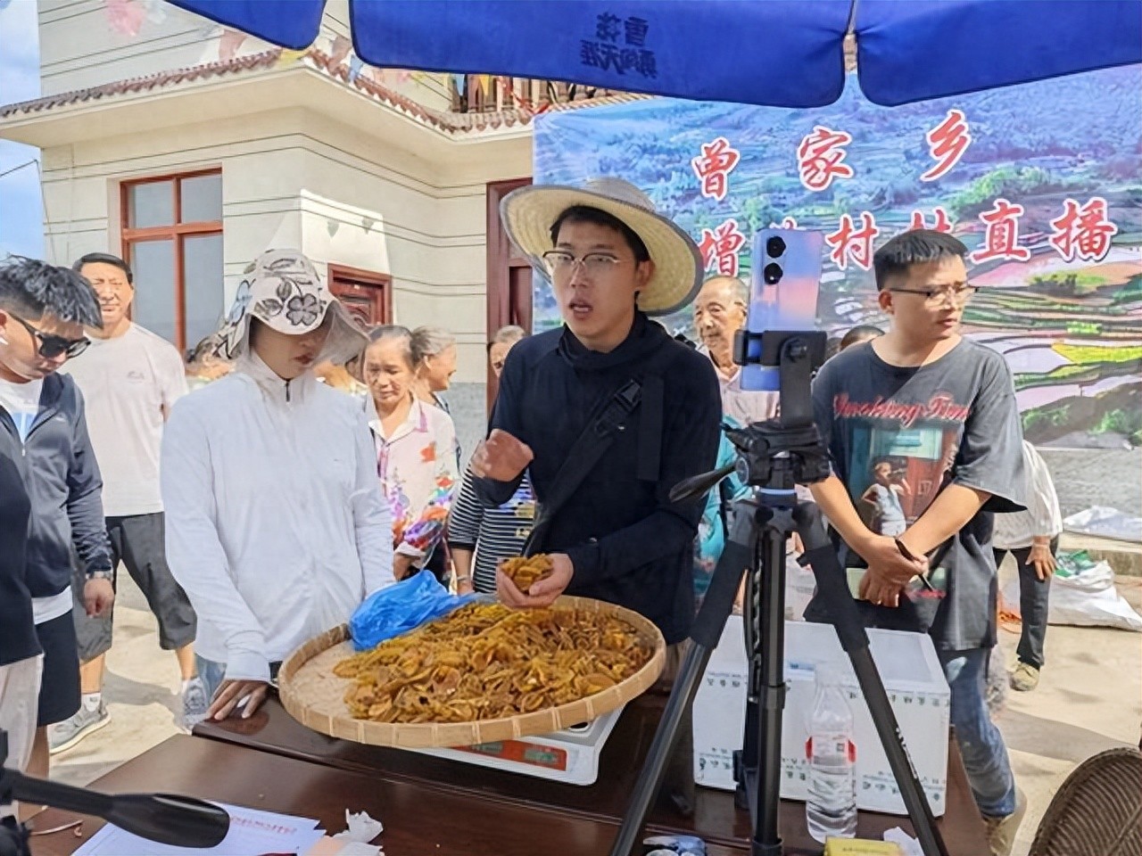 「达州」万源：大力开展“村村直播”助农增收