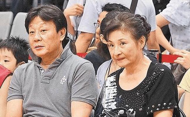 68岁的寇世勋有何魅力？娶得两位佳人相伴？两位妻子的身份大有来头！