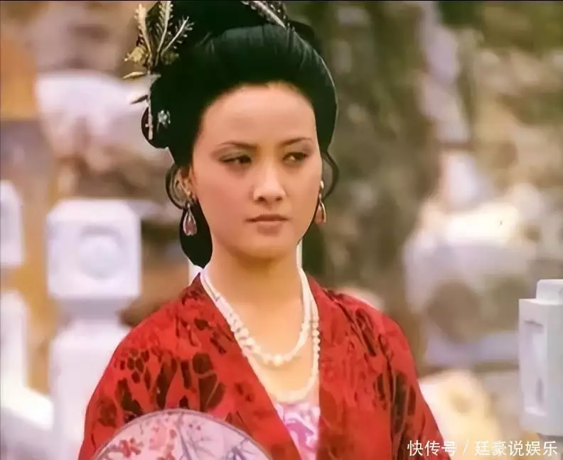 邓婕：继子远走泰国，丈夫张国立打工还债不回家，她仍困于离婚协议