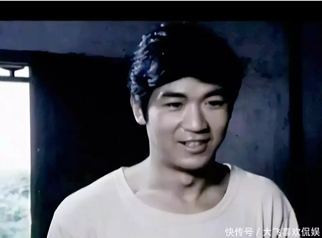 张国立前妻情感经历：丈夫变心后选择成全，晚年独居生活平静