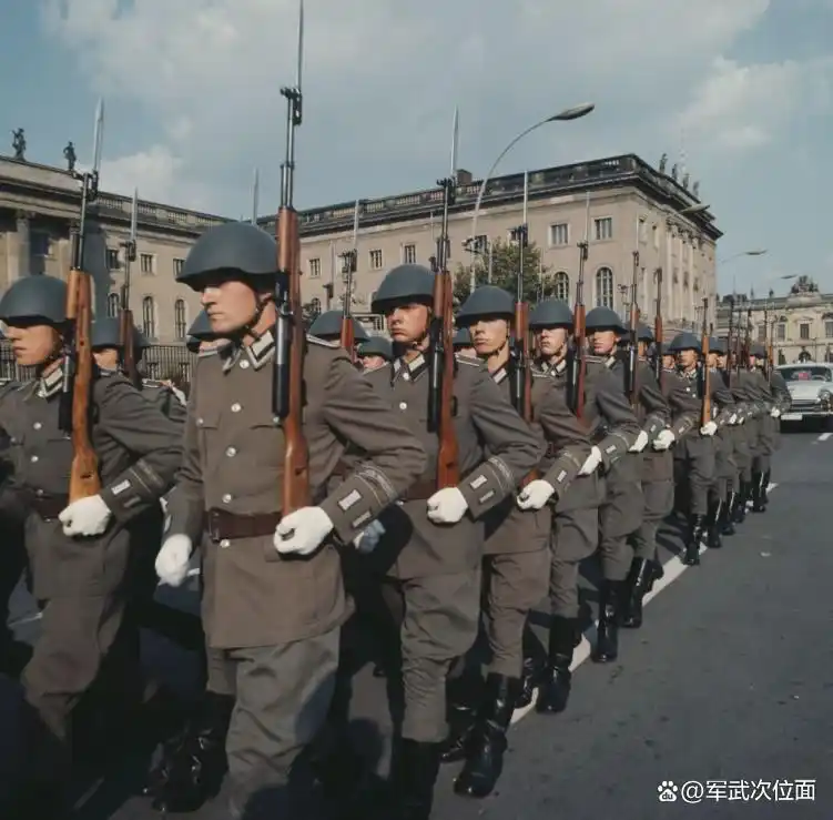 德军G43半自动步枪，精确性可靠性俱佳，却无法挽救战败的命运！