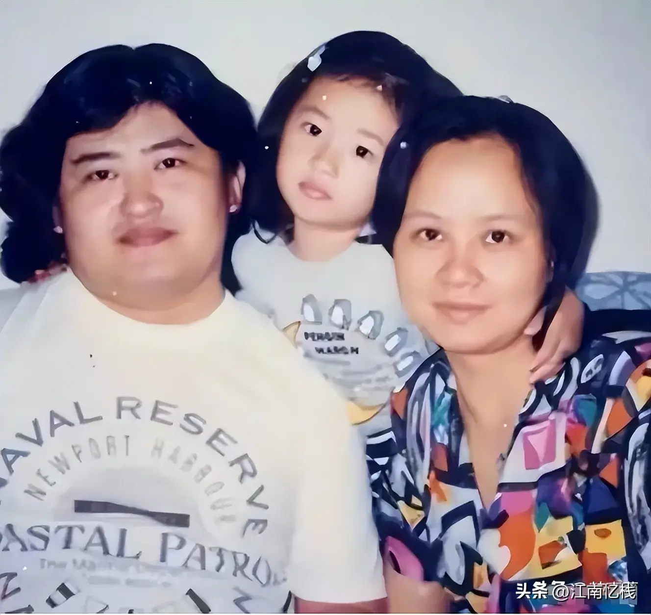 刘欢女儿结婚，现场曝光，染红发很漂亮，卢璐打扮喜庆，新郎帅气