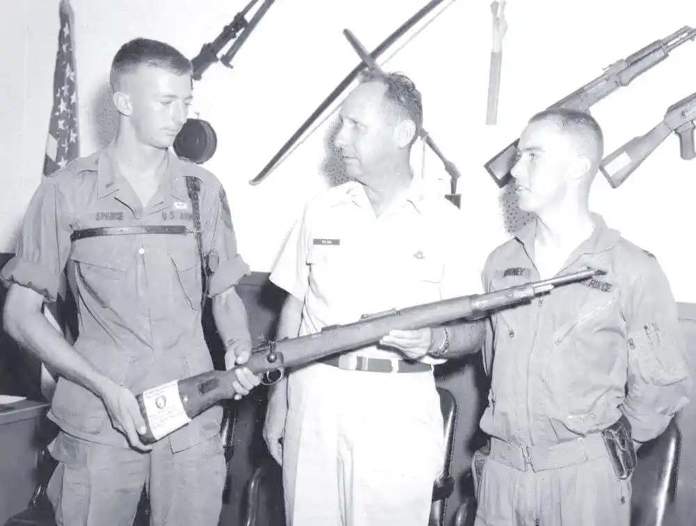 毛瑟98k与M1加兰德步枪的二战传奇与影响