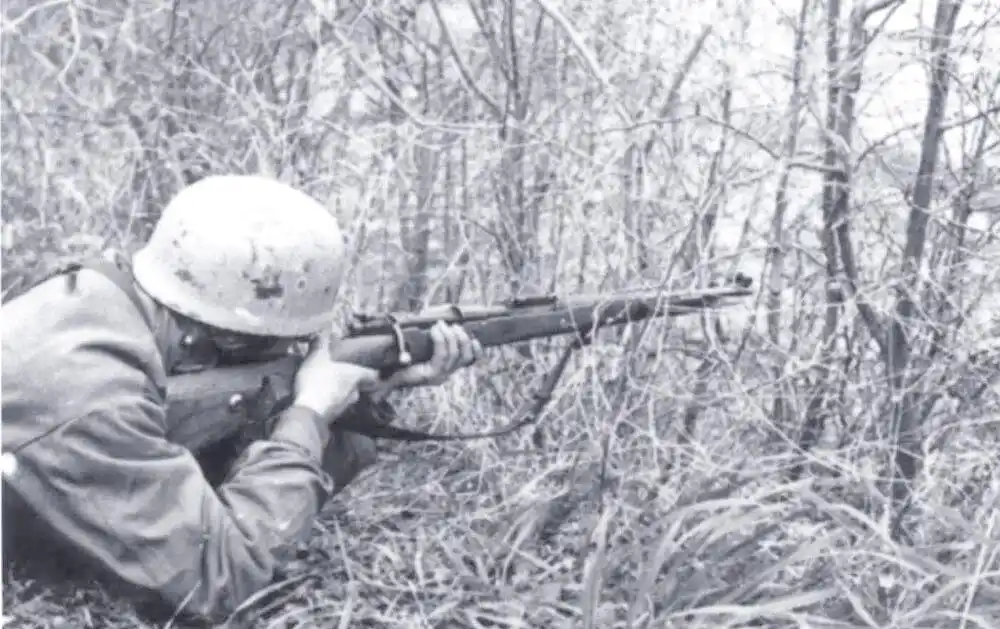 毛瑟98k与M1加兰德步枪的二战传奇与影响