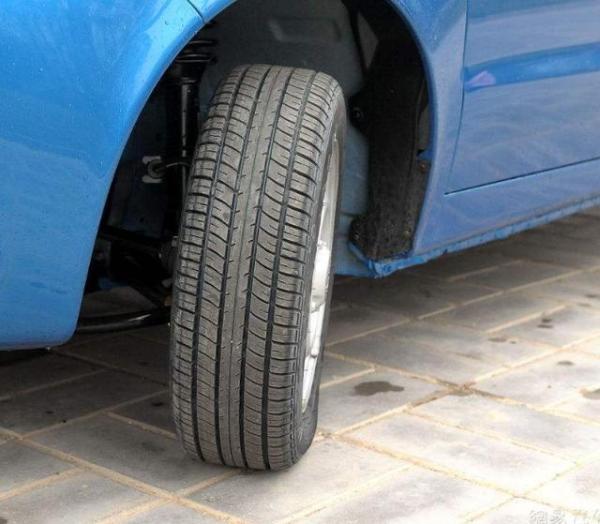 大多人开高速都只带水，这可不行！教你3个方法，自驾长途更舒适