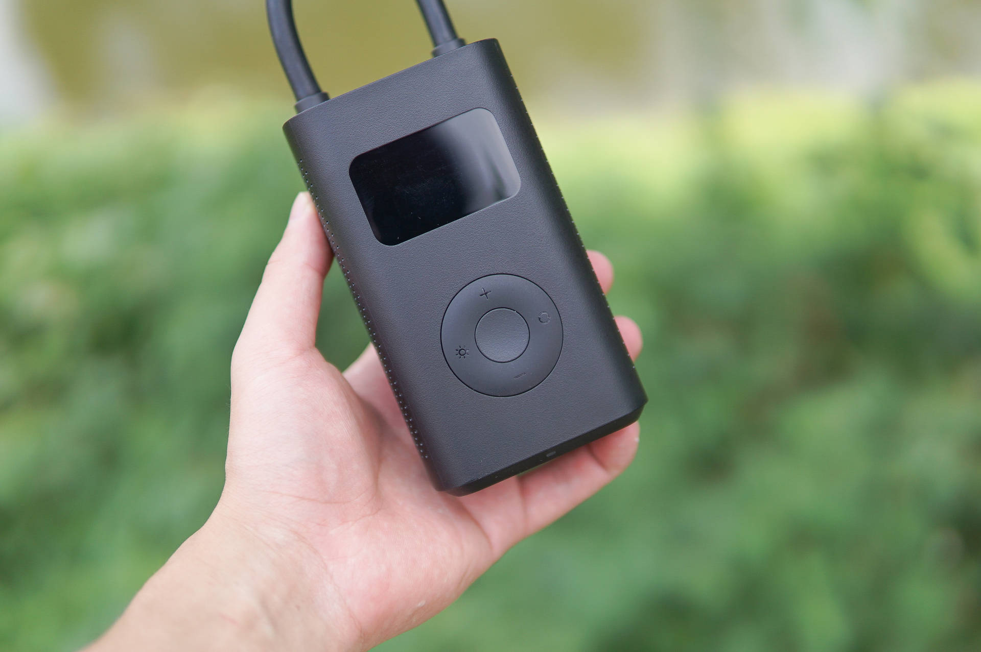 米家神器真香!新一代充气宝1S测评,保时捷车主用了都说好