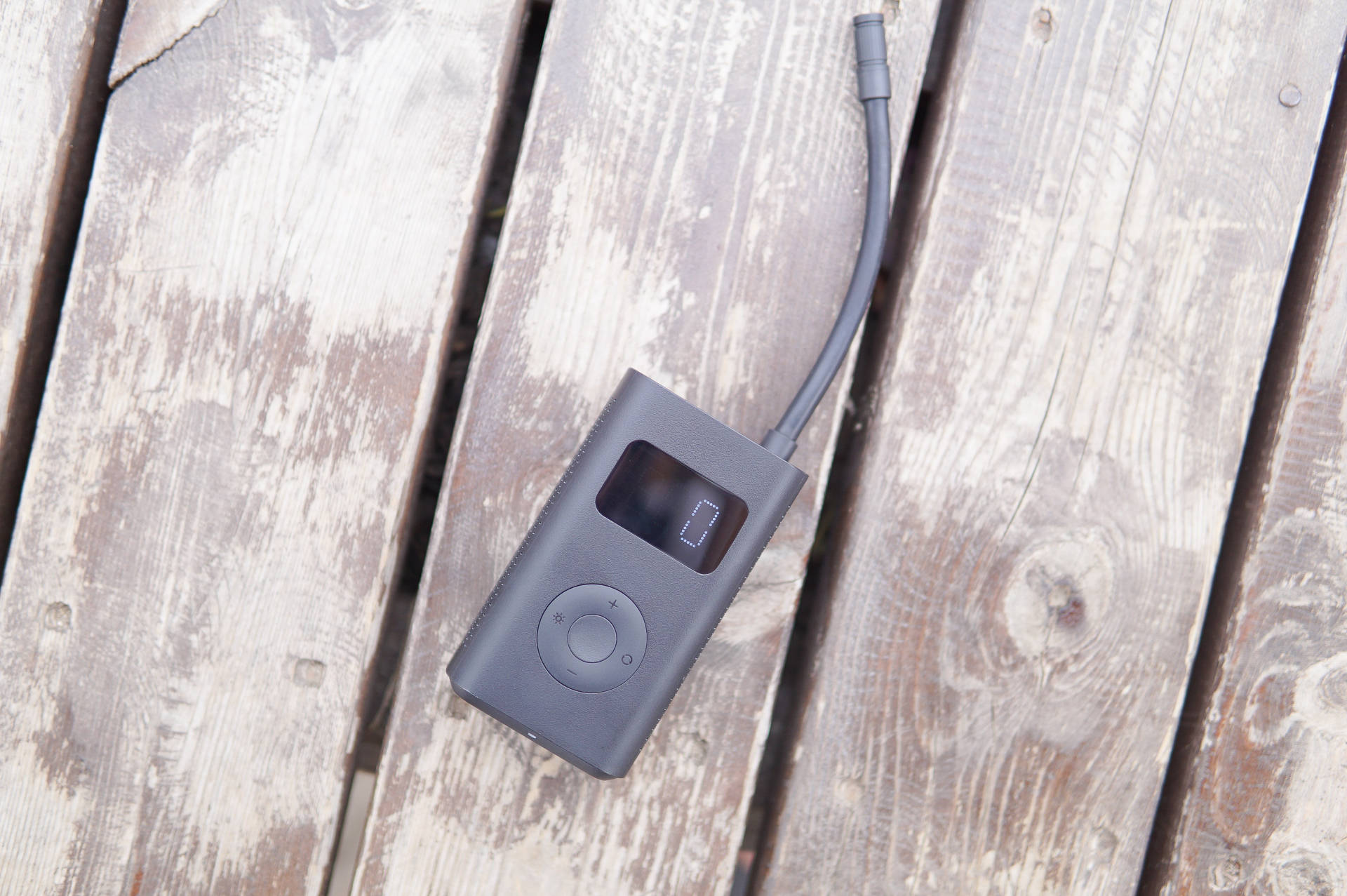 米家神器真香!新一代充气宝1S测评,保时捷车主用了都说好