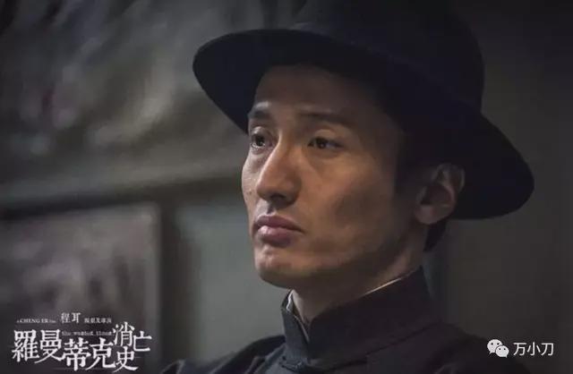 最穷卡里只剩100万，敢怼王家卫的新电影，他到底哪里来的勇气？