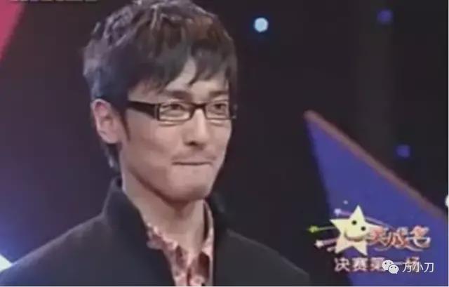 最穷卡里只剩100万，敢怼王家卫的新电影，他到底哪里来的勇气？