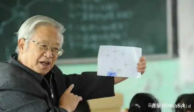 人民老师连续10年入选《感动中国》，细数这些动人事迹，致敬感恩