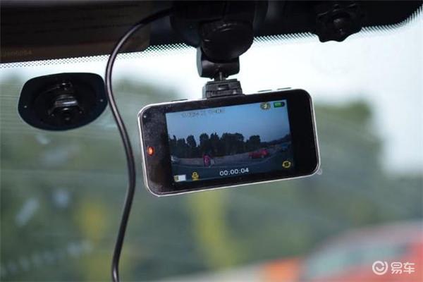 遇到碰瓷你别慌，这几招专治碰瓷党！谁都讹不了你