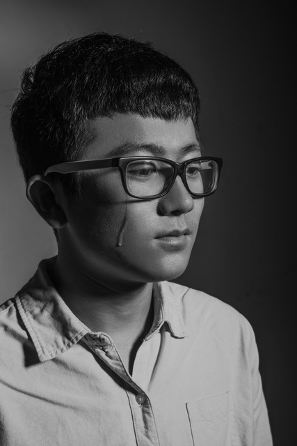 愤怒的消逝：当沉默成为时代的底色