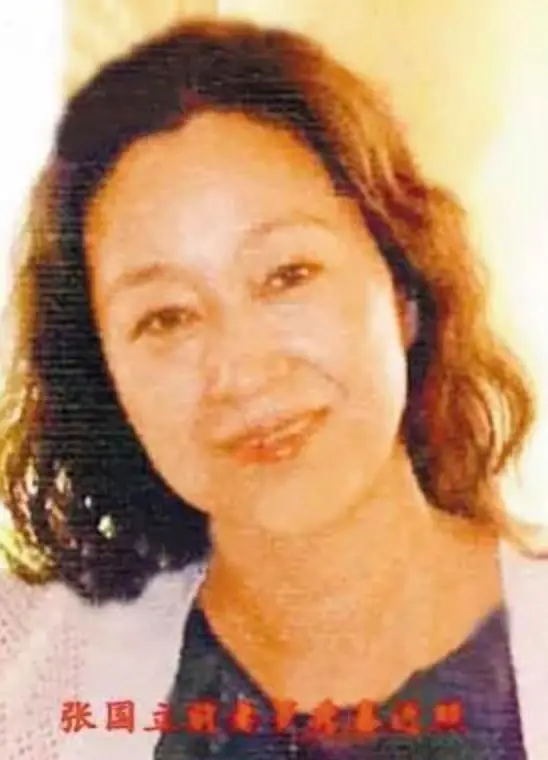 回顾：为了邓婕，张国立“抛弃”的前妻罗秀春，如今过得怎样了？