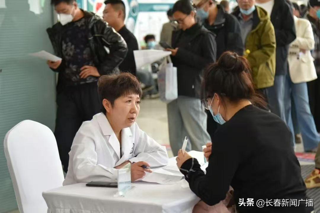 吉林省肝胆病医院首届健康大集火热开市！市民边玩边学“护肝秘籍”