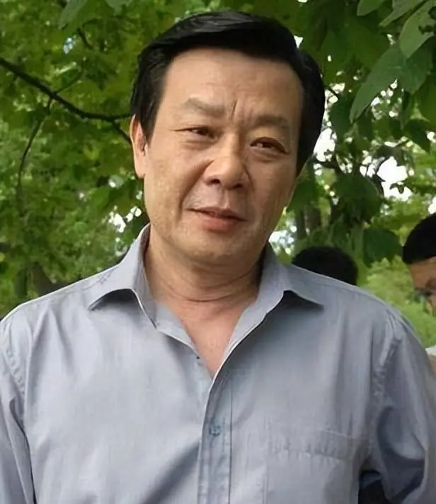 坐拥双妻的演员寇世勋，受访时说：来世不会再娶两个老婆，太累了