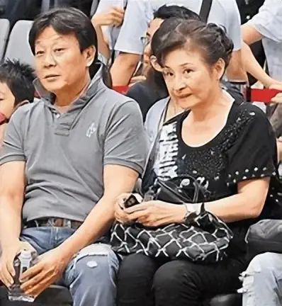 寇世勋，27年与妻妾同住，晚年孤苦悔恨终老