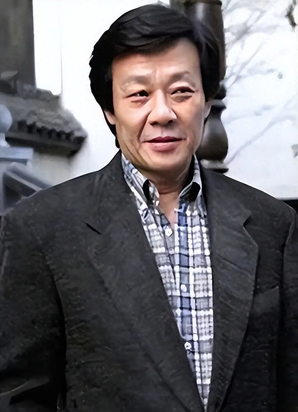 寇世勋,27年与妻妾同住,晚年孤苦悔恨终老