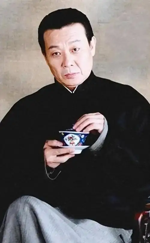 寇世勋,27年与妻妾同住,晚年孤苦悔恨终老