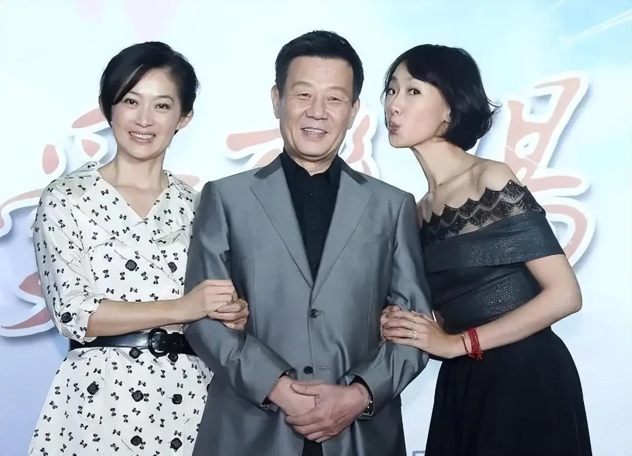 演员寇世勋：将情人带回家与原配共同生活多年，今68岁现状如何？