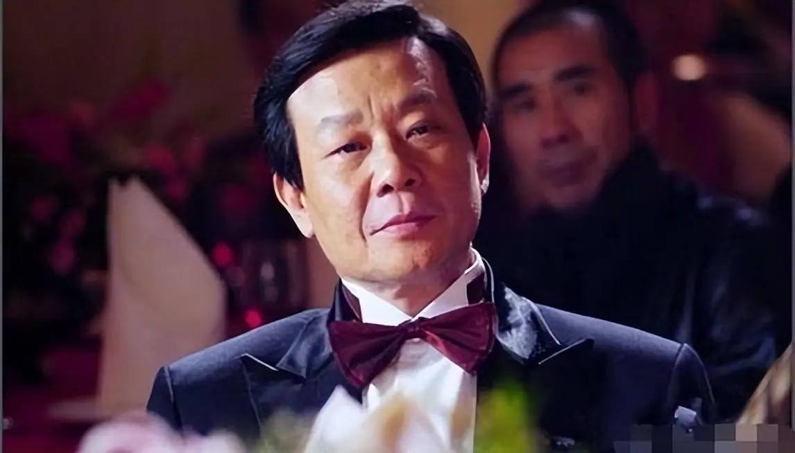 2位妻子楼上楼下住,鸡飞狗跳30年,“老戏骨”寇世勋称:太累了