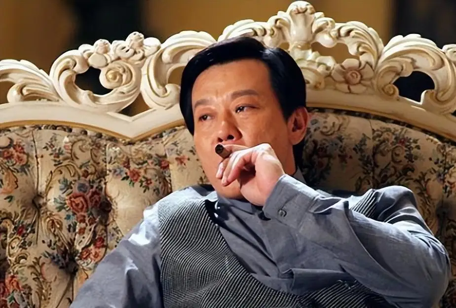 2位妻子楼上楼下住,鸡飞狗跳30年,“老戏骨”寇世勋称:太累了