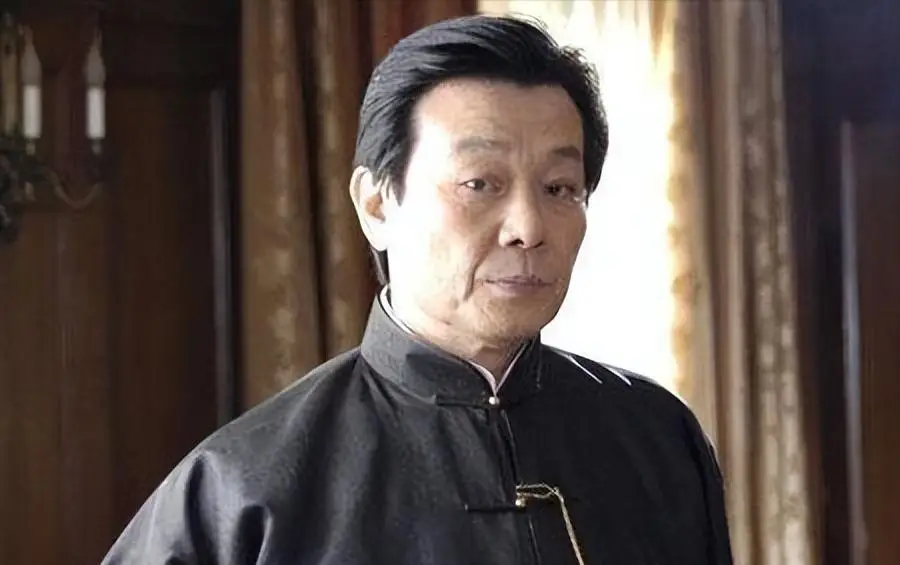 2位妻子楼上楼下住,鸡飞狗跳30年,“老戏骨”寇世勋称:太累了