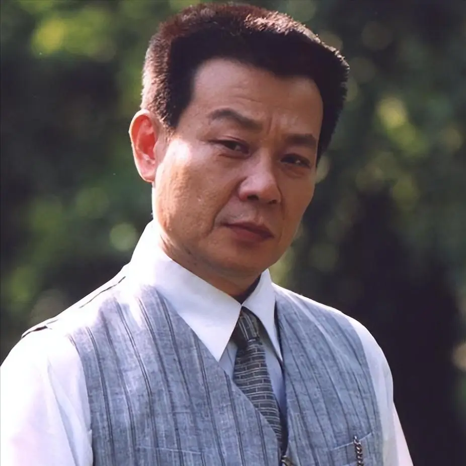 2位妻子楼上楼下住,鸡飞狗跳30年,“老戏骨”寇世勋称:太累了