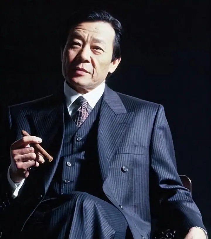 2位妻子楼上楼下住,鸡飞狗跳30年,“老戏骨”寇世勋称:太累了