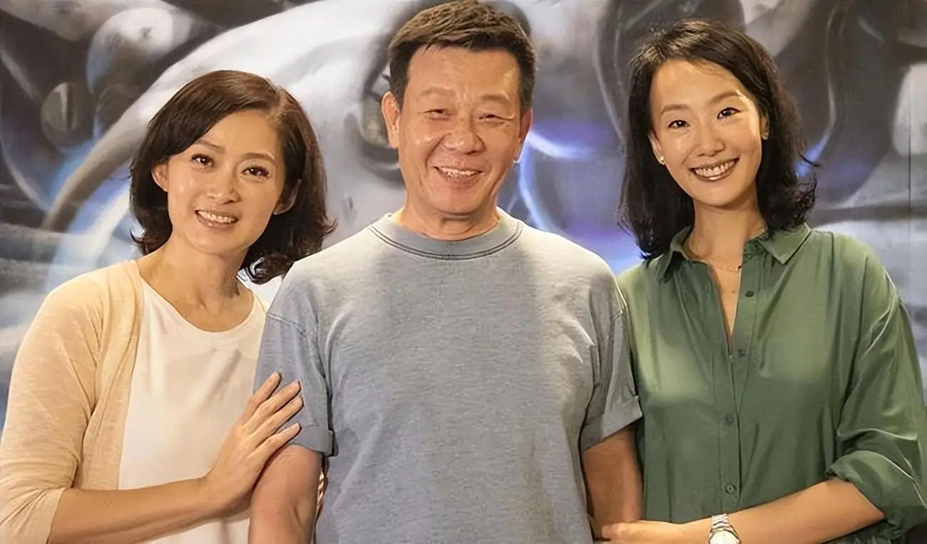 2位妻子楼上楼下住,鸡飞狗跳30年,“老戏骨”寇世勋称:太累了