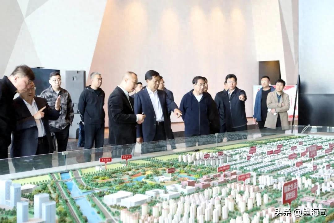 宋忠秋带队深入明珠国际服装生态新城调研，共谋政校企合作新篇章