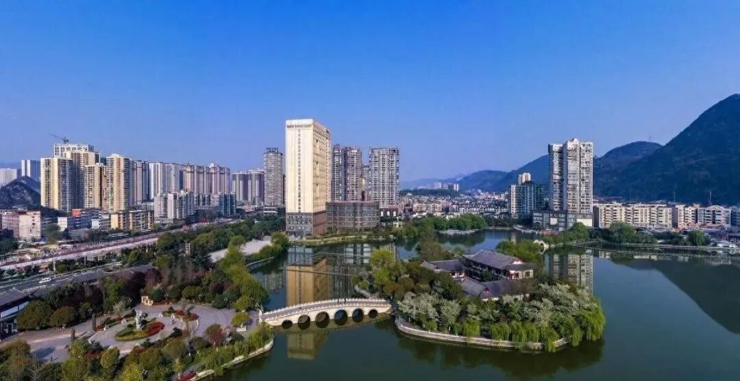 中国最好的避暑城市：7月均温21°C，气候养人，住过就不想走