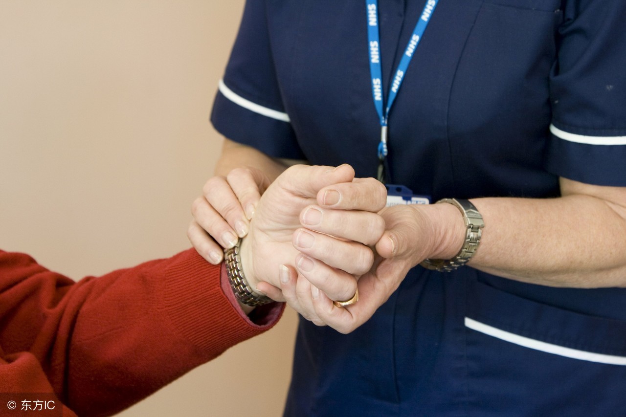 医生教你从头到脚的健康自测法，在家就能做体检，中老年都该收藏