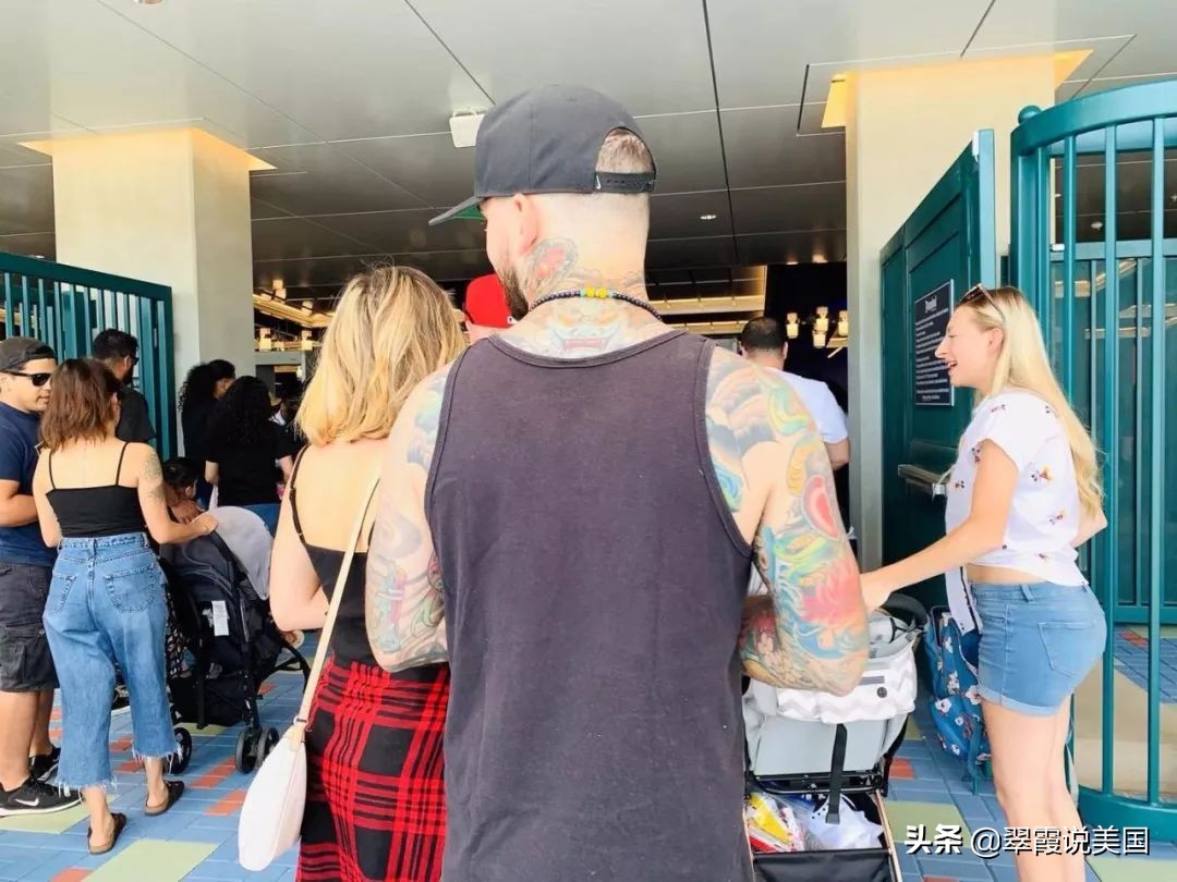 美国人的纹身图案真的很有意思哦