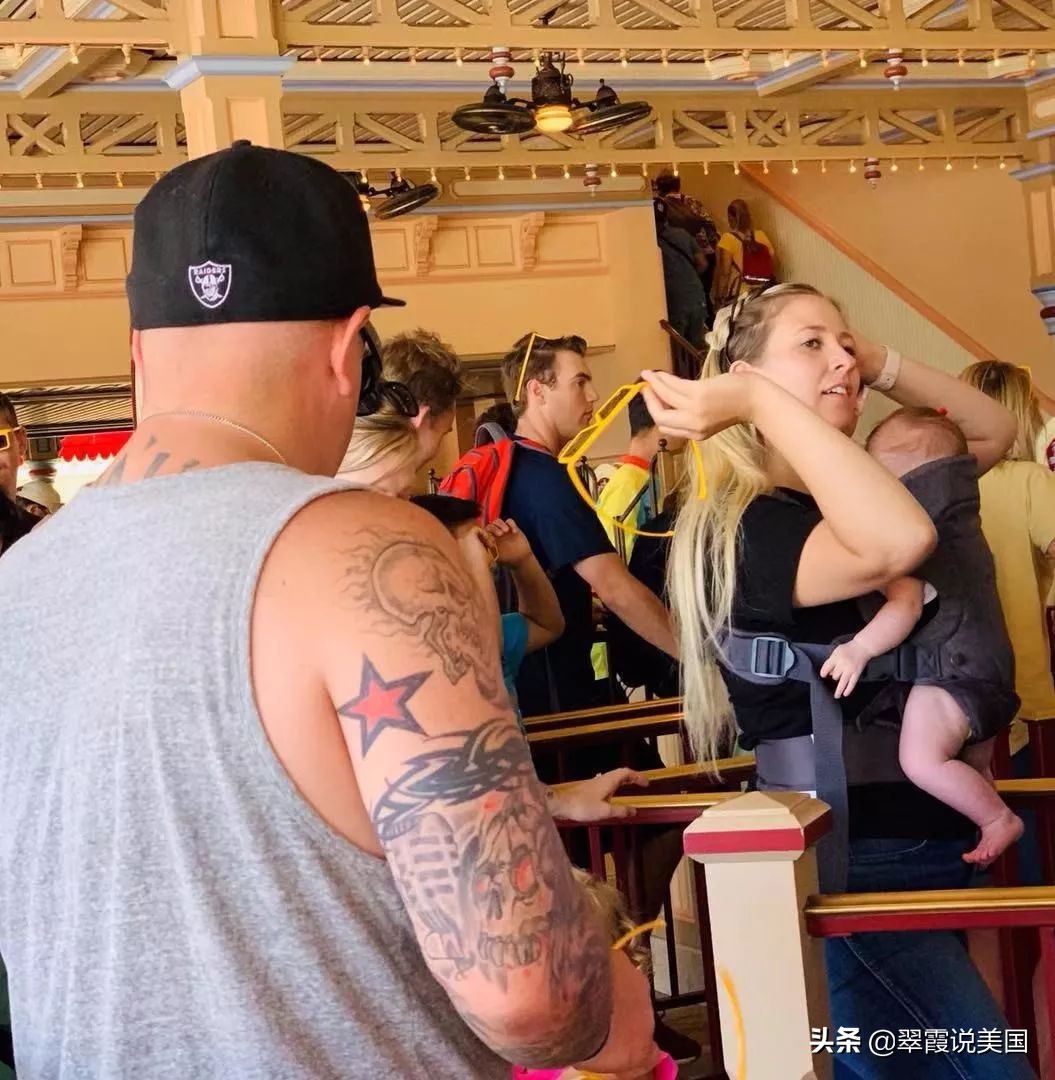 美国人的纹身图案真的很有意思哦