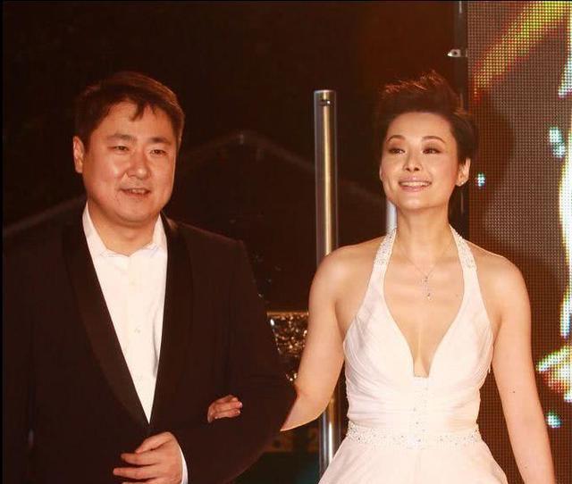 “大魔王”张怡宁：退役后嫁大20岁富商，不介意老公曾宠袁立12年