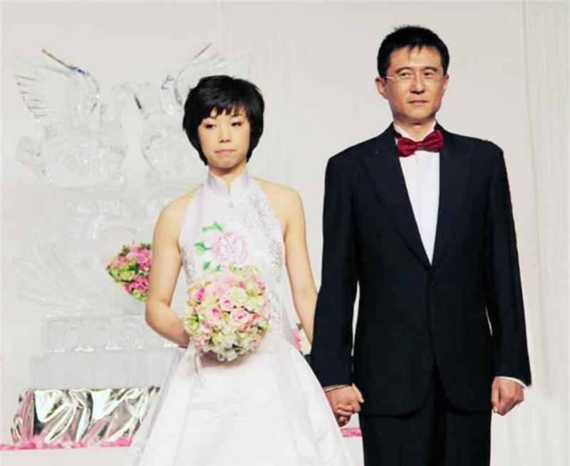 “大魔王”张怡宁：退役后嫁大20岁富商，不介意老公曾宠袁立12年