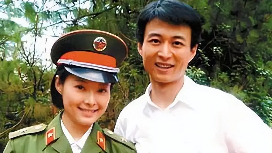 与袁立分手的徐威，娶到张怡宁后，现在过得怎样？