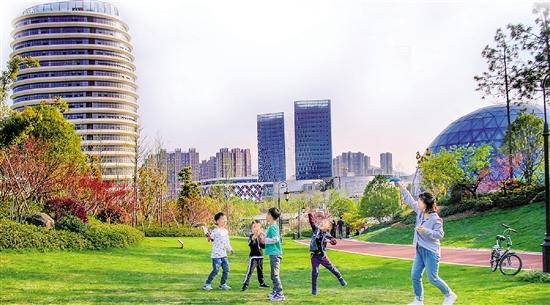 这座“城”10岁了！青山湖畔科技之林正葱郁