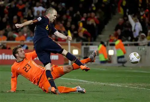 世界杯历史上的无冕之王是荷兰，那么欧冠历史上的无冕之王是谁