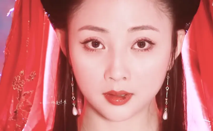 殷桃：半生悲欢，终究还是放下了