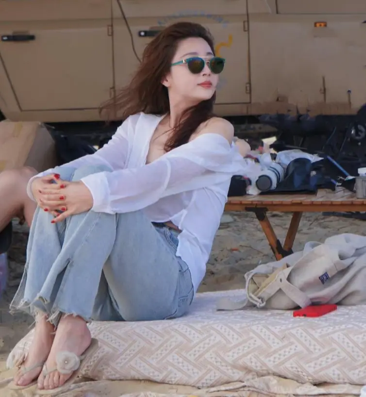 殷桃：半生悲欢，终究还是放下了