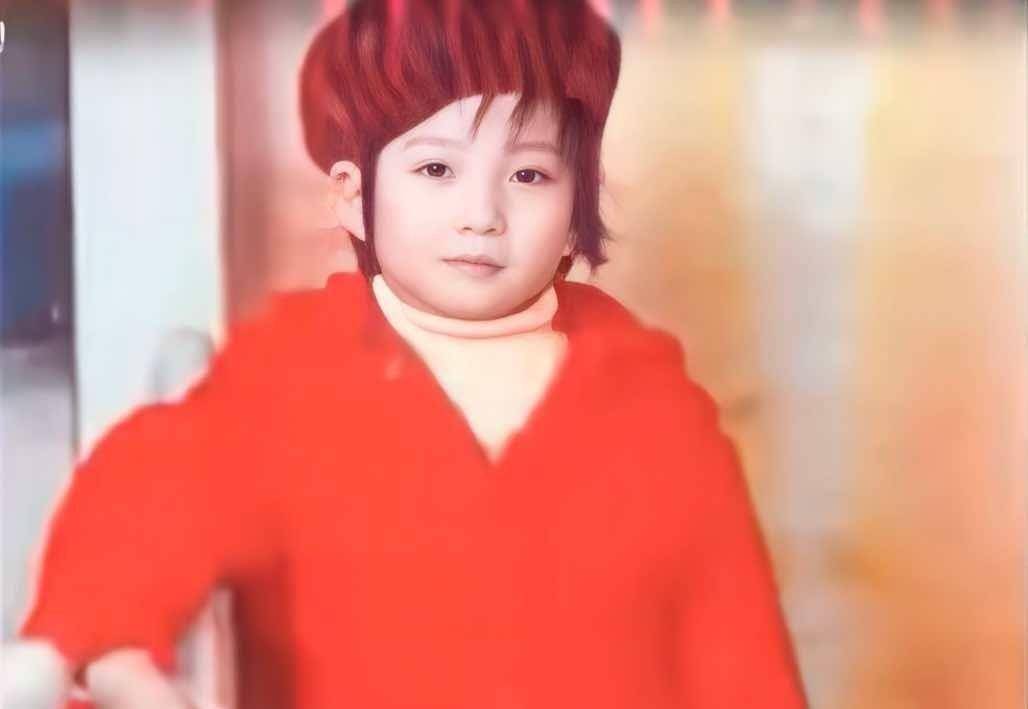 42岁的殷桃魅力不减，与富商、足坛名将均有交往，如今仍旧未婚