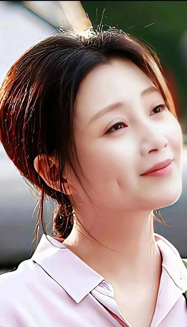 殷桃：人间水蜜桃，甜美娇嗔又妩媚，情路却那么坎坷