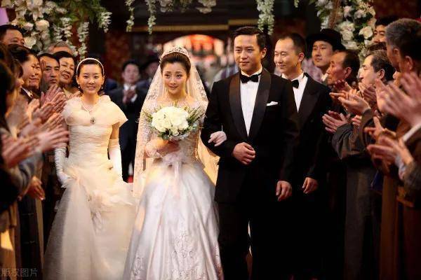 殷桃：人间水蜜桃，甜美娇嗔又妩媚，情路却那么坎坷