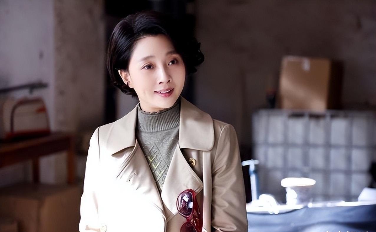 殷桃：四十多岁焕发第二春，曾迷倒六个男人，她的故事真不简单