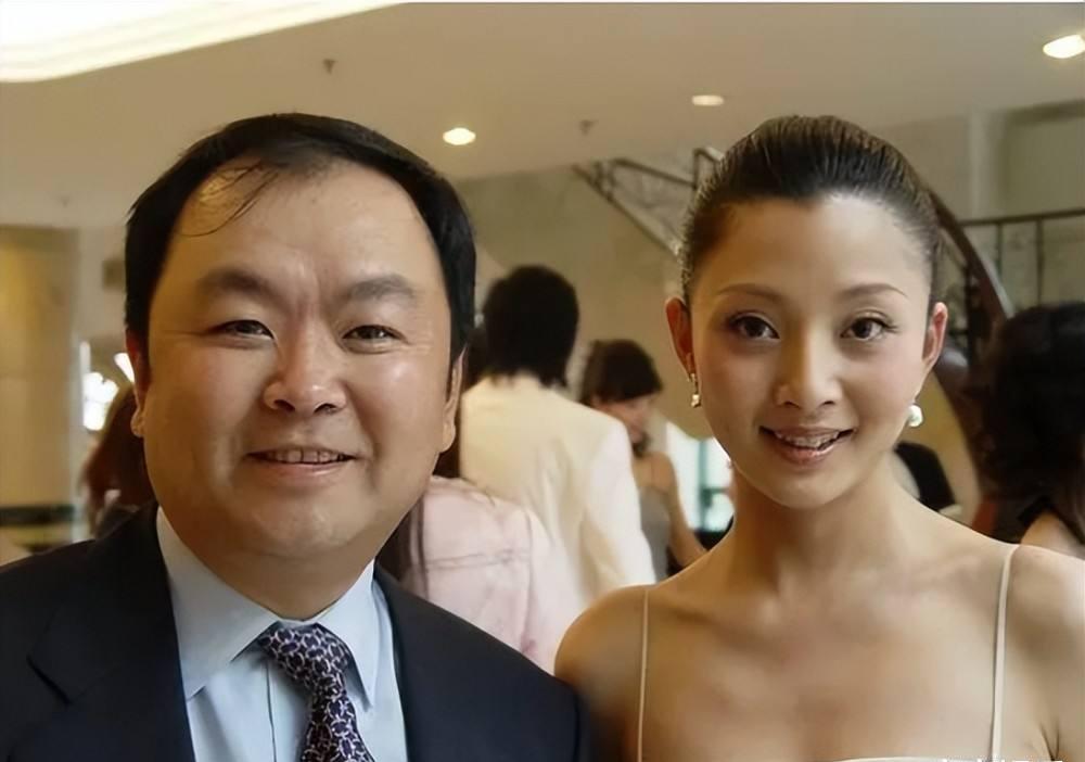 殷桃：四十多岁焕发第二春，曾迷倒六个男人，她的故事真不简单