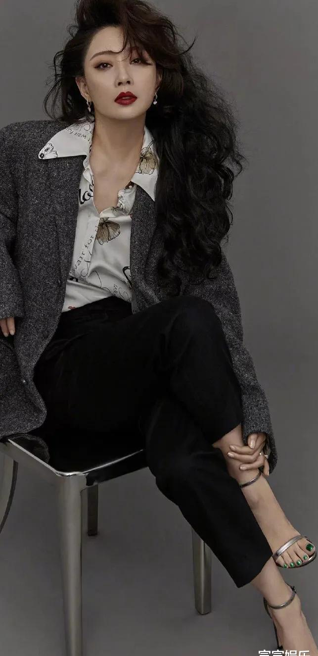 殷桃：四十多岁焕发第二春，曾迷倒六个男人，她的故事真不简单