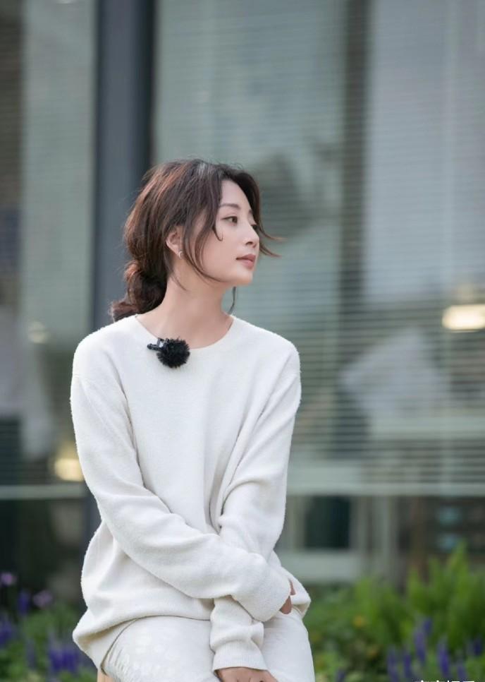 殷桃：四十多岁焕发第二春，曾迷倒六个男人，她的故事真不简单